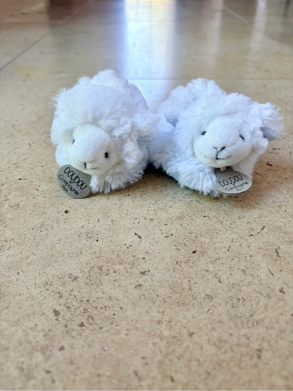 DOUDOU ET Compagnie - White Lamb Slippers